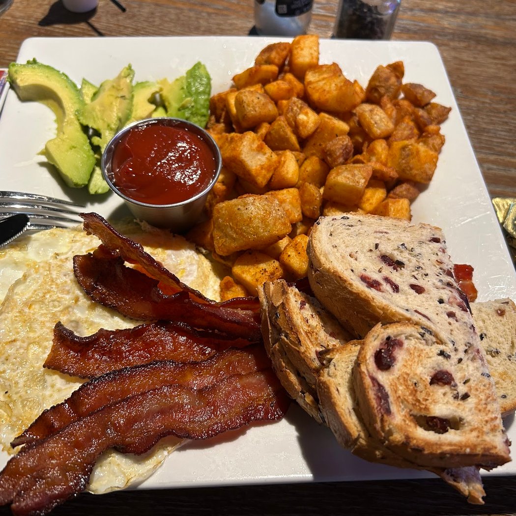 Legends Bar & Grill - St. Cloud 3